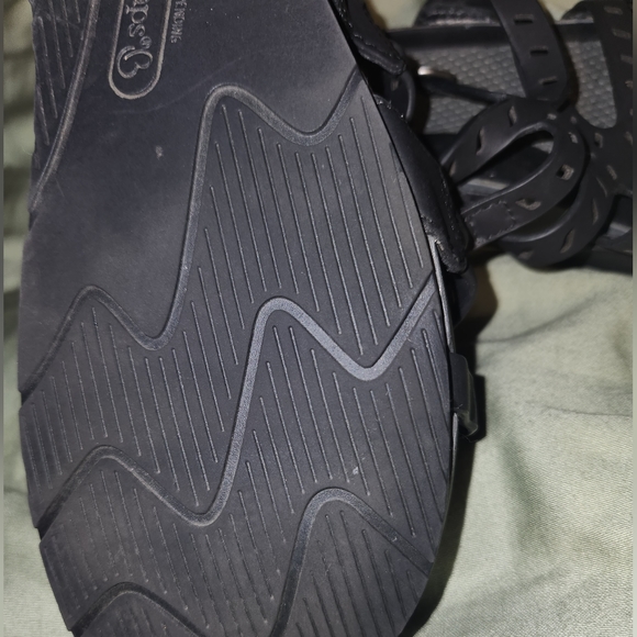 BareTraps Sandals sz 7.5 strappy blk w gray Sole great condition - Picture 4 of 4